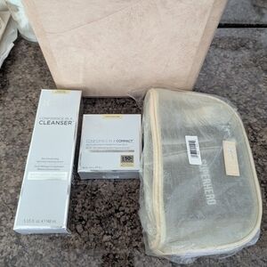 NIB It Cosmetics Confidence + Confidence in a Compact Bundle